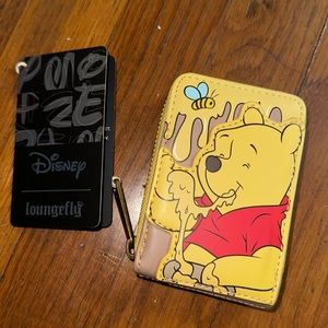 DISNEY LOUNGEFLY CARE HOLDER